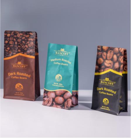 Flat bottom coffee bag with valve